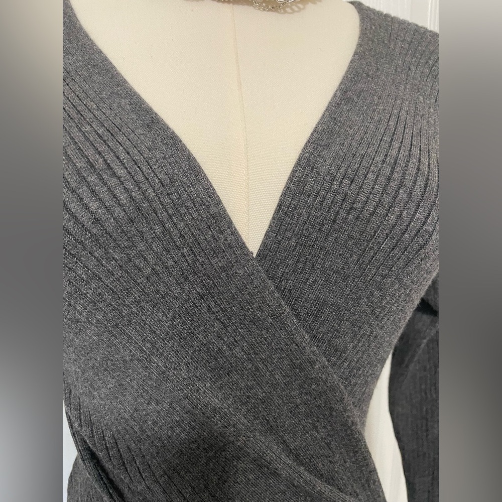NY&CO Gray Bodycon V-Neck Dress - Picture 6 of 7